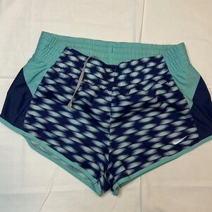 Nike Women's Tempo Running Shorts Size XS - Good Preowned Condition